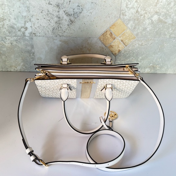 Michael Kors Sheila Medium Satchel Shoulder Bag MK Pale Gold Multi - Picture 8 of 14